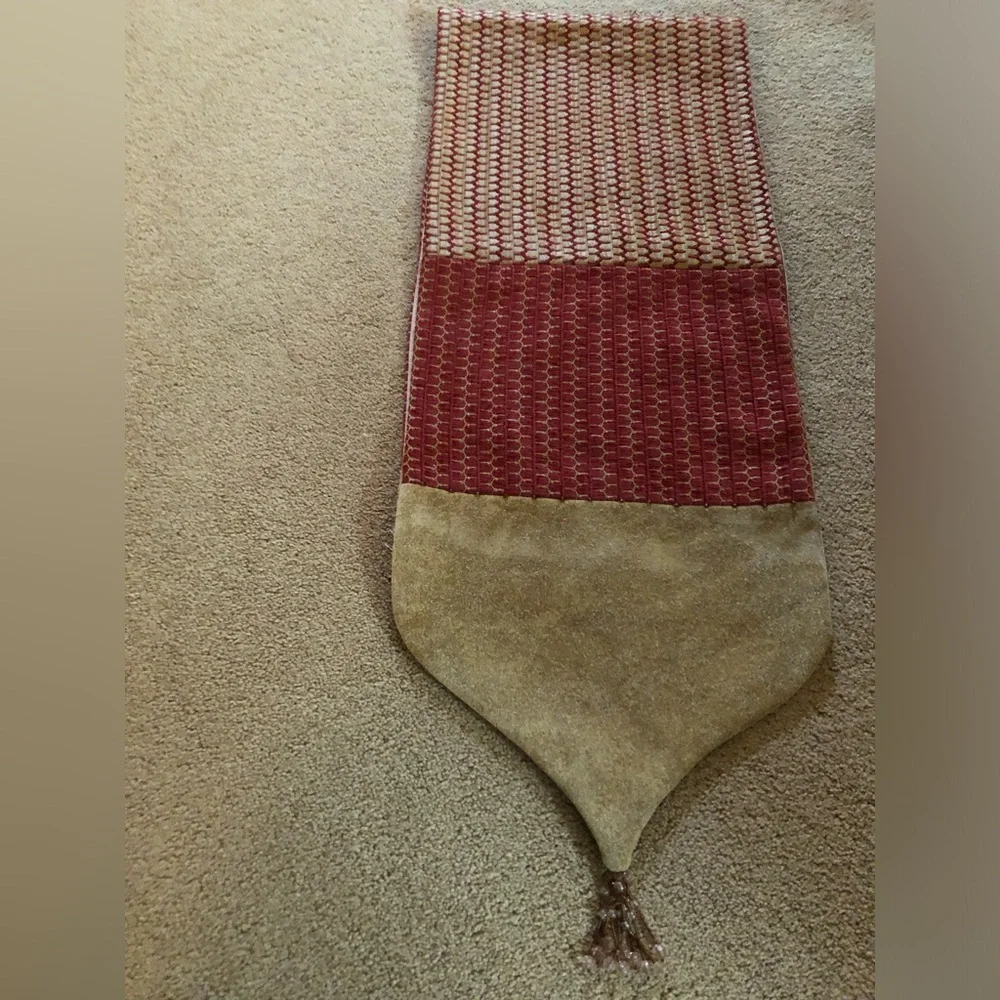 Table Runner NWOT -14.5 x 75 in. Gold & Burgundy w/Beading